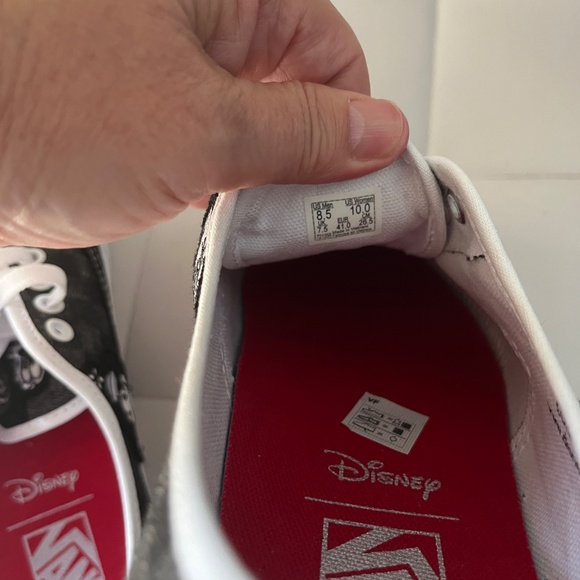 Vans Disney 100 - Picture 6 of 10
